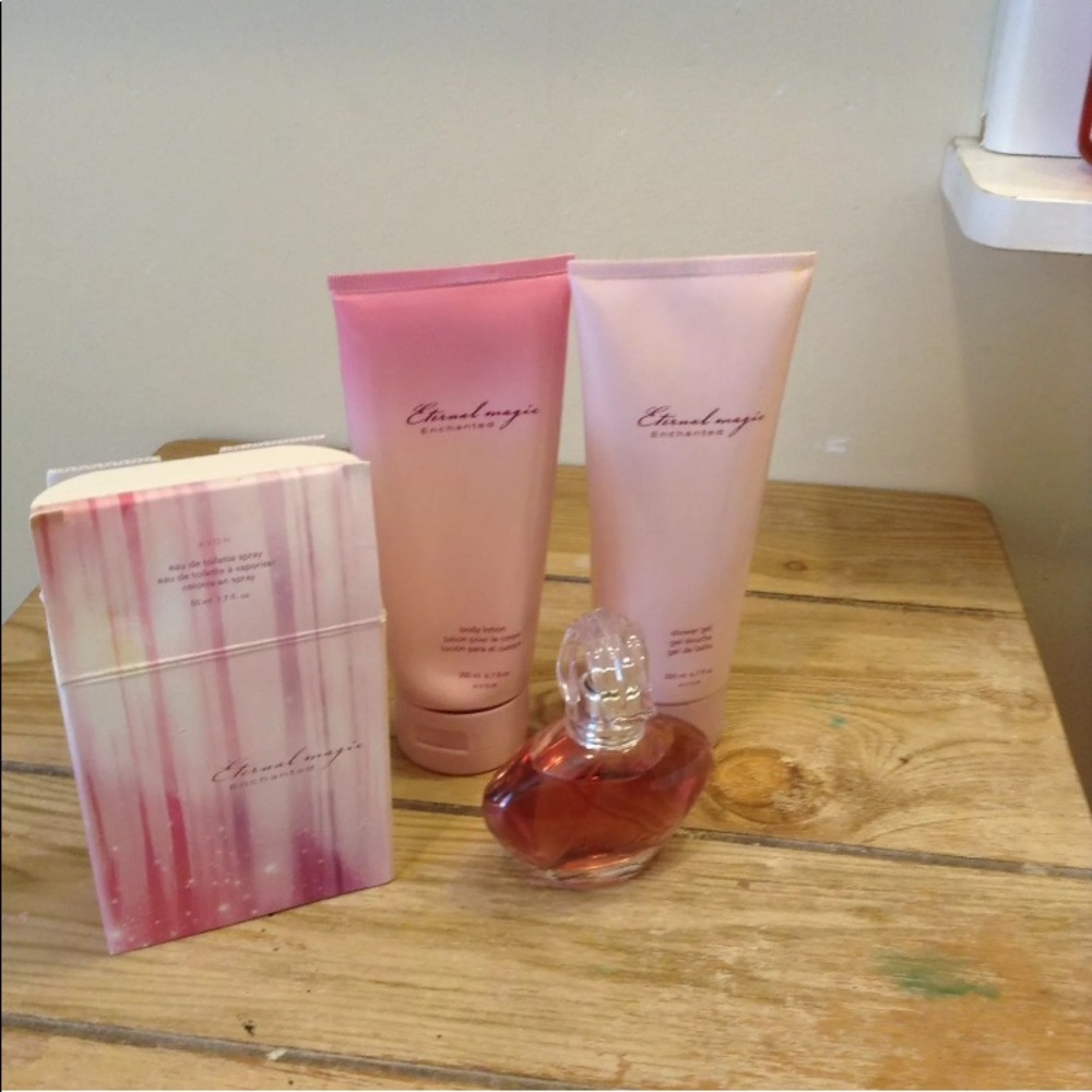 Avon Eternal Magic Enchanted Gift Set
